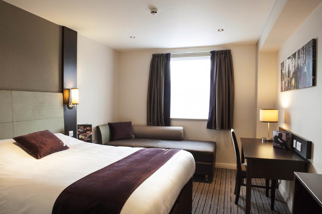 Premier Inn London Wandsworth 外观 照片